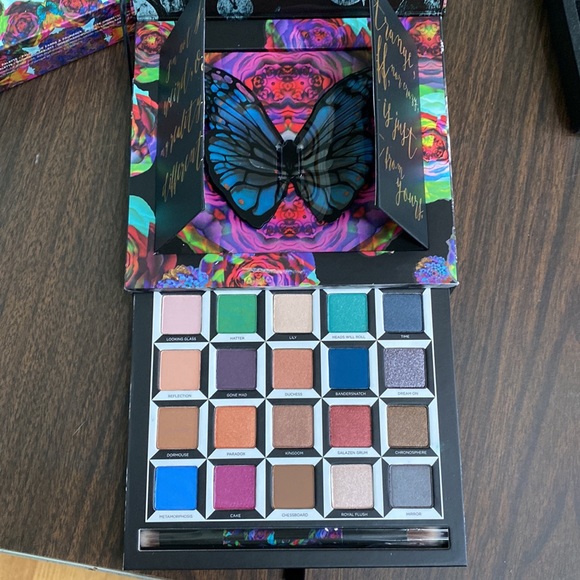 Alice Through the Looking Glass Eyeshadow Palette NEW Urban Decay - Picture 2 of 6